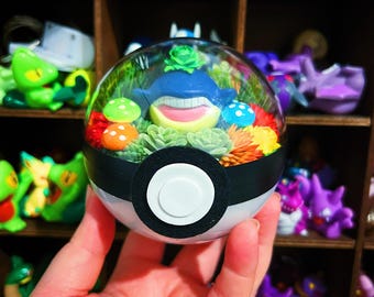LIGHT UP Wailmer Terrarium Pokeball