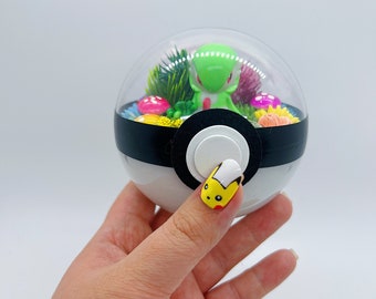 LIGHT UP Gardevoir Terrarium Pokeball