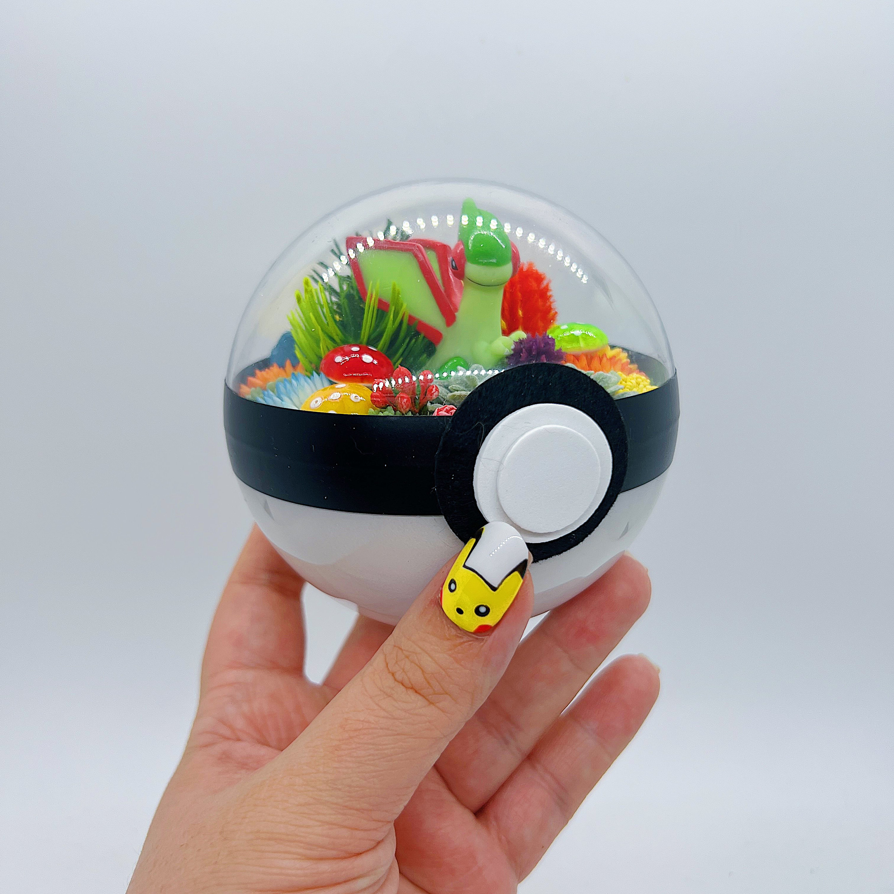LIGHT UP Flygon Terrarium Pokeball