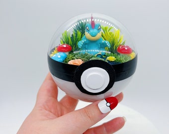 LIGHT UP Feraligator Terrarium Pokeball