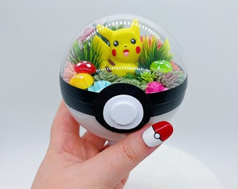 LIGHT UP Pikachu Terrarium Pokeball