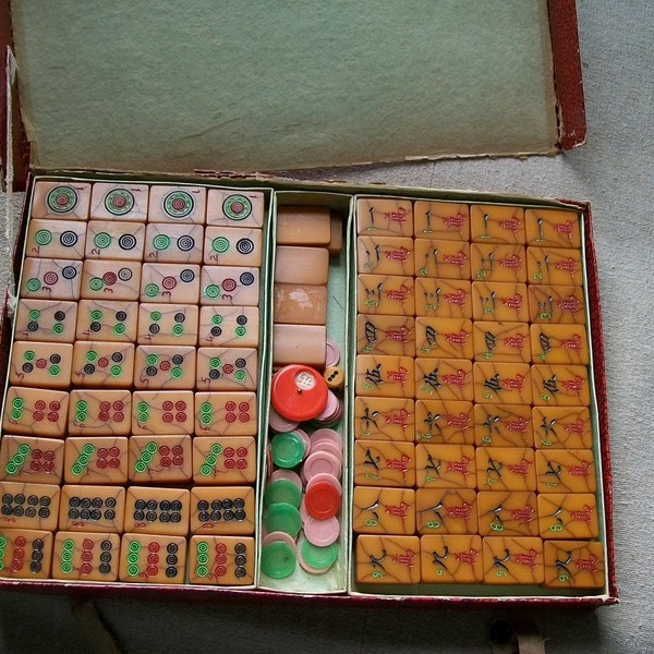 RESERVED FOR R.A.Z.///Vintage Antique MahJong Set 148 Tiles Butterscotch Bakelite