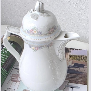 Vintage Kaiser Porzellan Kaffeekanne Dubarry Blumen Muster Rosendeckel Deutschland Geschirr Geschenk für Sie