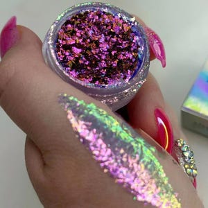 Nail Flakes Yucca  for Nail Art – Iridescent Design Decor