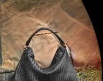 Bolso de cuero negro tejido a mano / Bolso de hombro minimalista