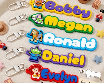 Llavero personalizado con nombre de vaquero y guardabosques espacial, ícono y nombre personalizados, adorable mochila con temática de dibujos animados, recuerdo de fiesta de cumpleaños infantil.