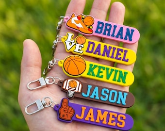 Benutzerdefinierte Basketball-Schlüsselbund, personalisierter Namenstaschenanhänger, PVC-Sport-Schlüsselanhänger, Basketball-Team-Geschenk, Jungen-Rucksackanhänger, Reißverschluss, Spielergeschenk