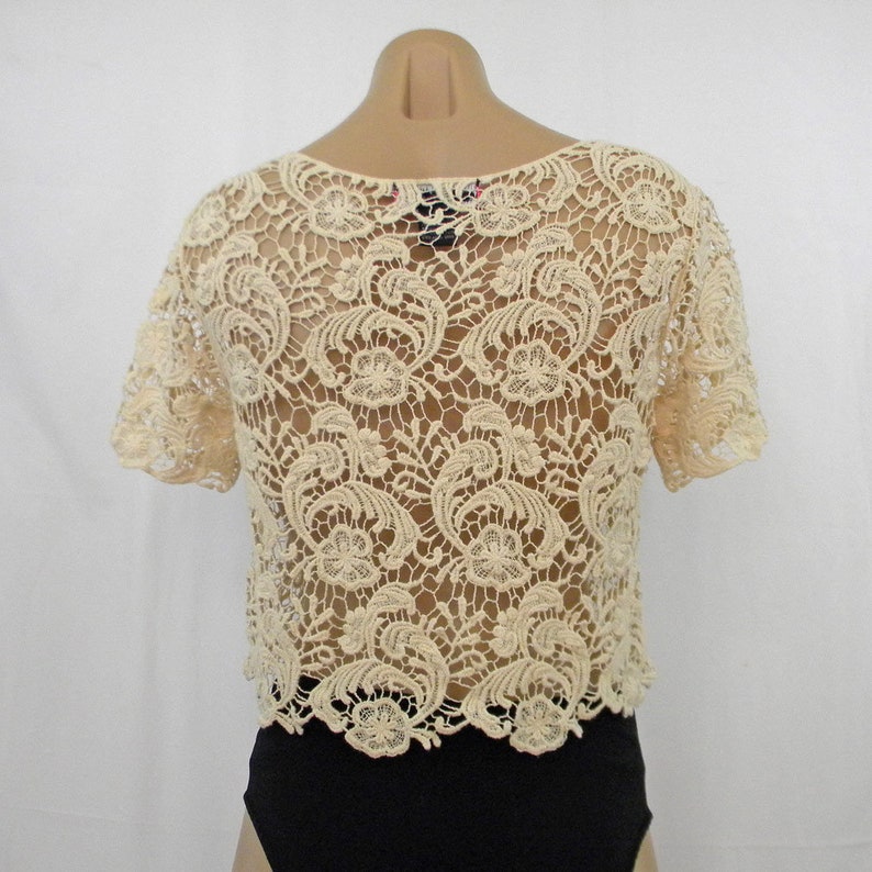 Boxy Style Size Small Short Sleeves Unlined All Cotton Beige Lace Top