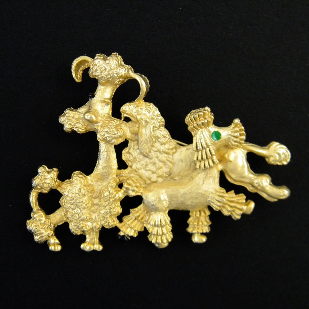 Broche Vintage Petit Chien Caniche En Relief Couleur Or Poli - Réf 4990 - Occasion