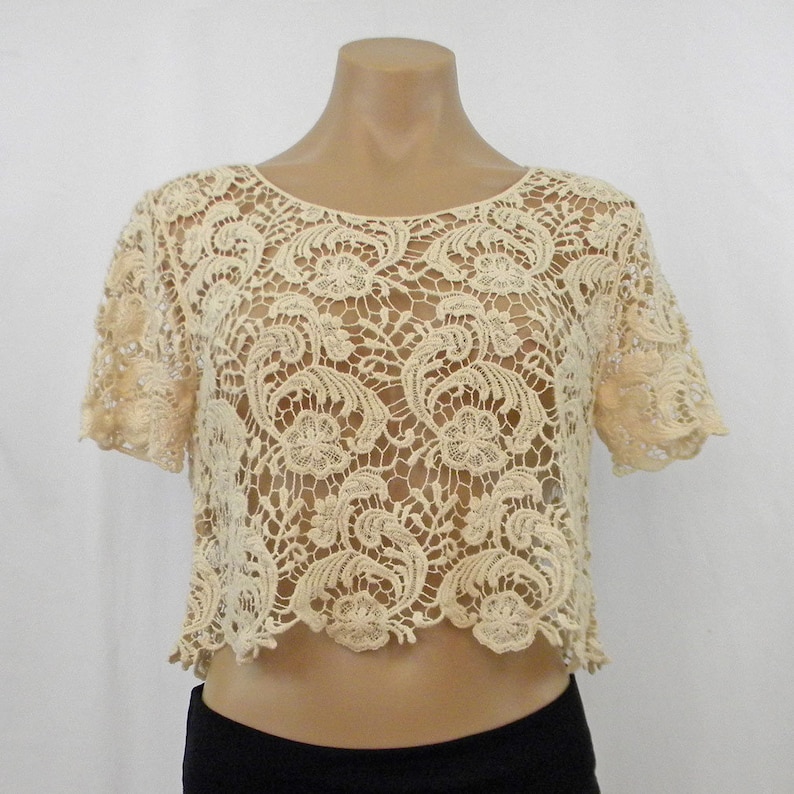 Boxy Style Size Small Short Sleeves Unlined All Cotton Beige Lace Top