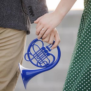 Decorazione con corno francese blu "How I Met Your Mother" | Regalo romantico per San Valentino ispirato a HIMYM | Decorazione per la casa con simbolo iconico dell'amore