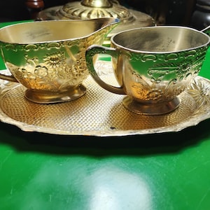 Antik silverfat med 3 delar, grädde och socker. Ockuperade japanska märkningar.