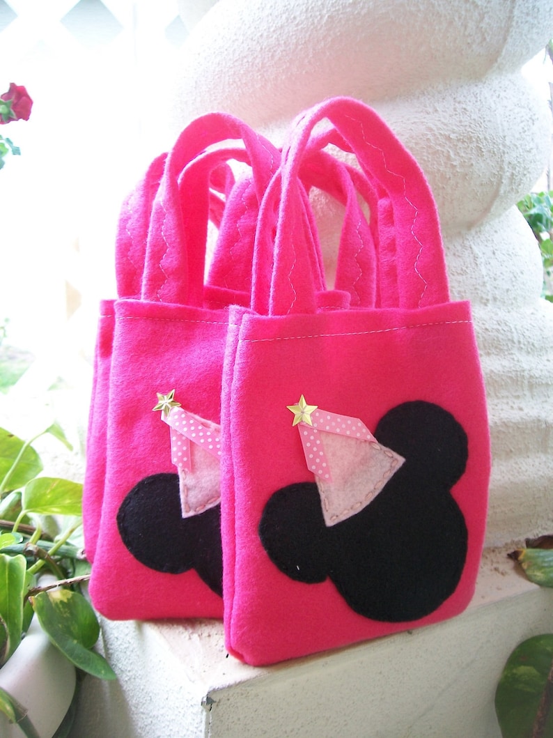 MINNIE MOUSE PARTYFelt party bags candy bags set of 4 party favor minnie supplies
