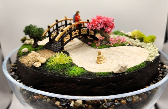 Zen Garden Diorama -- Tabletop or Desktop Jar Display of Couple in