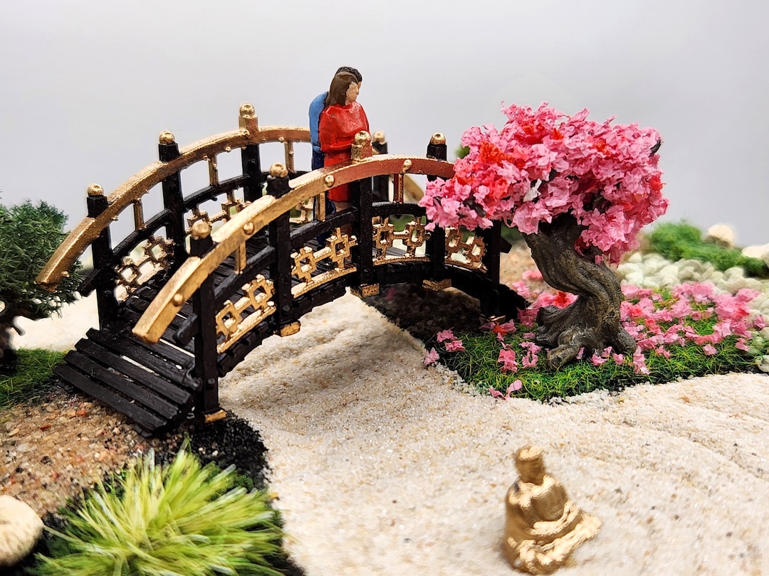 Zen Garden Diorama -- Tabletop or Desktop Jar Display of Couple in