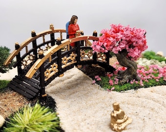 禅ガーデンジオラマ - 仏像、桜の木、盆栽、機能的な砂のある日本庭園