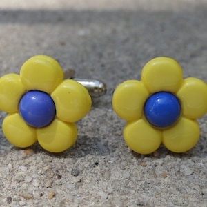 Boutons de manchette à fleurs bleues et jaunes, épingles à revers, barres de cravate, boucles d’oreilles, bijoux et accessoires