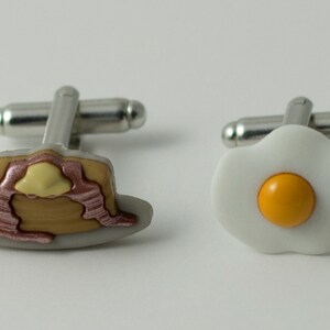 Frühstückspfannkuchen und Spiegelei Manschettenknöpfe, Reversnadeln, Krawattenstangen, Ohrringe, Schmuck und Accessoires