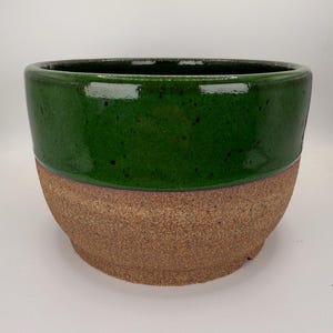 Handgemaakte groene keramische plantenpot, rustieke aardewerken plantenpot met drainagegaten, glanzende bosgroene kamerplantenpot, 6,5 inch pot