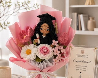 Ramo de graduación de ganchillo personalizado, regalo superventas, promoción de 2026 con muñeca graduada y flores personalizadas.