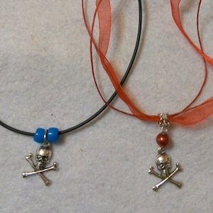 10 Pirate skull Necklaces Party Favors. Pirate Party Favor
