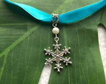 Snowflake Choker Necklace