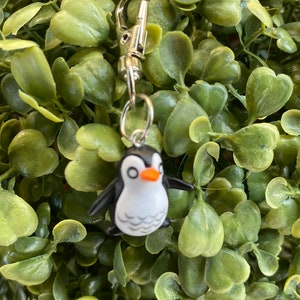 Penguin Zipper pull