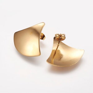Gold Triangle Earrings Inspired by Arabic Princess