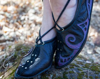 Elven Shoes, Moccasins, Leather Shoes, Leather Slippers, Shoes, Slippers, Womens Slippers, Elven, Pixie, House Slippers, Warm Slippers