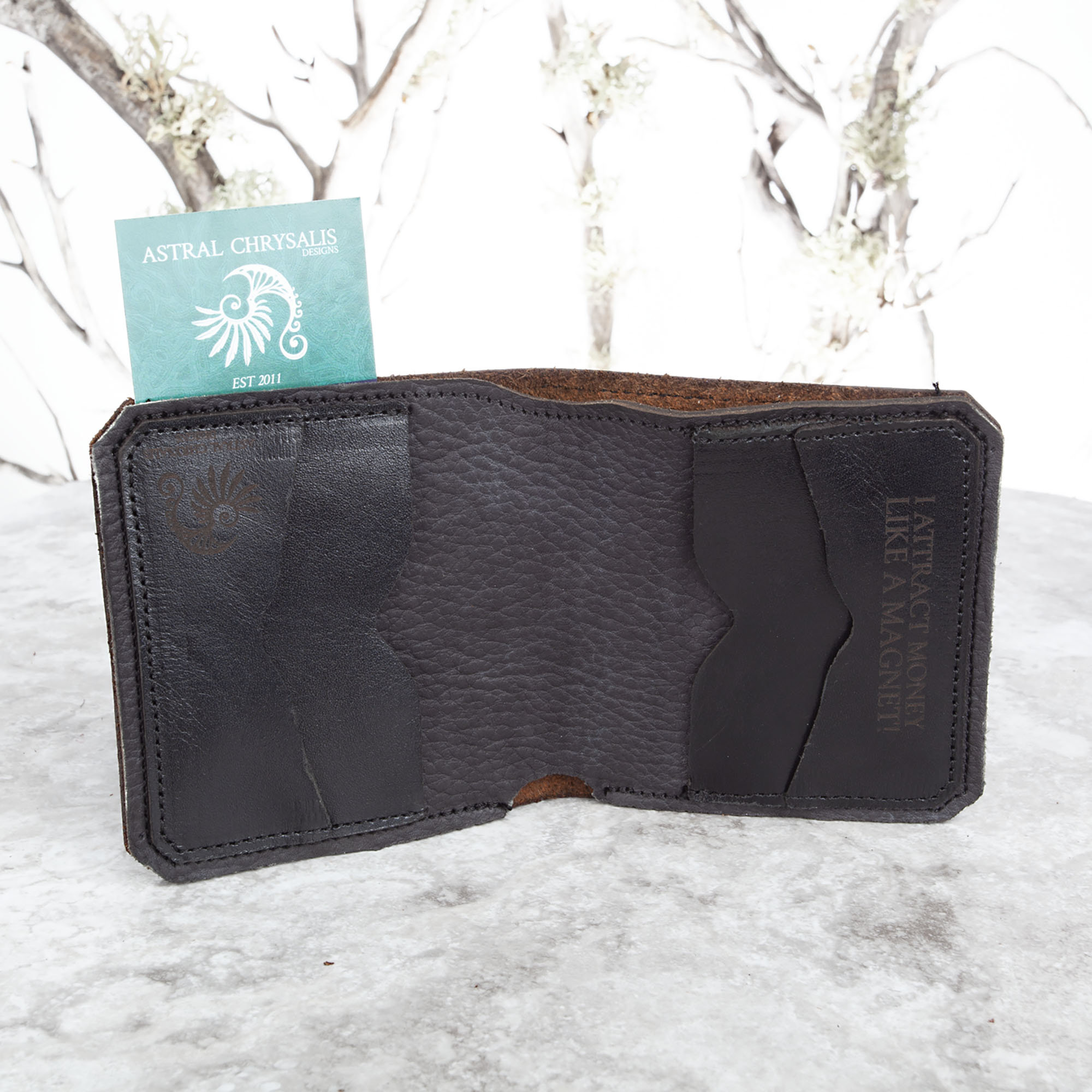 Fossil Portafoglio Bifold Logan Donna In Pelle LiteHide - Piccolo, Con Finestra Tessere E Scomparti Carte