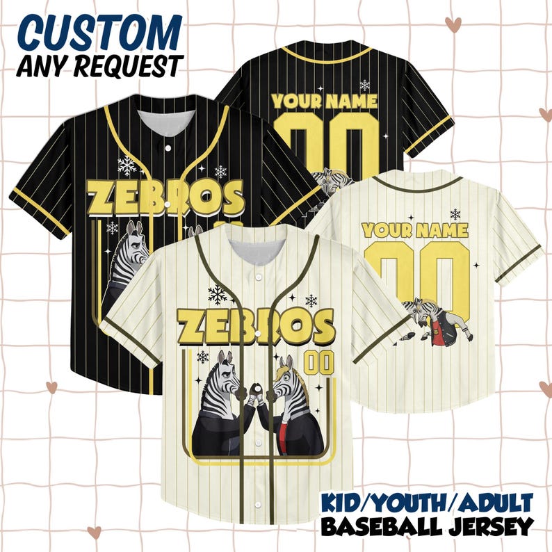 Puede incluir: Camisetas de b&eacute;isbol en negro y crema con letras doradas y gr&aacute;ficos de cebra. Las camisetas presentan el texto "ZEBROS" y "YOUR NAME" con el n&uacute;mero "00". La frase "CUSTOM ANY REQUEST" est&aacute; en la parte superior.