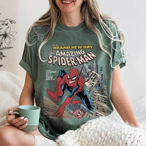 Marvel The Amazing Spider-Man helt ny dag-skjorta, Comfort Colors Marvel-tröja, MCU Avengers-skjorta, superhjälte-fangåva, Marvel Studios-skjorta bild 4