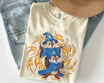 Komfortfarben Disney Chip N Dale Kostüm Mickey Sorcerer T-Shirt, Disney Trip T-Shirt, Disneyland Familie Passendes Shirt, Disney 2026 Shirt