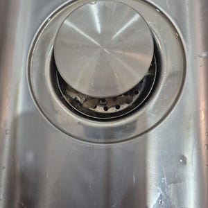 Say goodbye to messy sink strainers 🤢