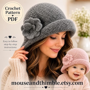 Può includere: Un cappello all'uncinetto grigio con un fiore abbinato e un cappello all'uncinetto rosa con un fiore abbinato. Il testo sull'immagine recita: Crochet Pattern PDF, Easy to follow step-by-step instructions e mouseandthimble.etsy.com.