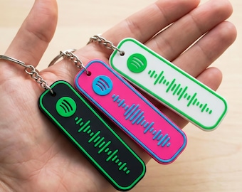Benutzerdefinierte 3D Rubber Song Code Schlüsselbund | Geprägter scannbarer Musikanhänger | Personalisierte PVC Paar Playlist Schlüsselanhänger | Fern Jahrestag Geschenk