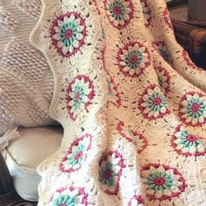Vintage Hand Crocheted Throw Hexagonal Sunburst Granny Ivory, Pink, Turquoise Bed Runner