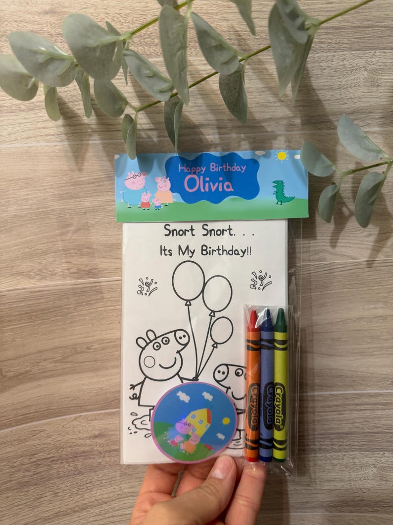 customized-pink-pig-personalized-coloring-kit-party-favor-coloring