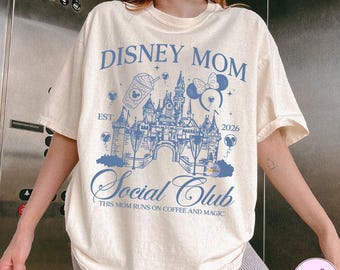 Vintage Disney Mom Social Club PNG, Denna mamma springer på kaffe och magi magisk mamma-tröja, Wdw Disneyland-resa present till mamma-tröja, present till mamma