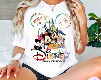 Wczasy rodzinne 2026 PNG, Koszulka z niestandardowym imieniem Myszka Miki i Przyjaciele, Koszulka Disney Wczasy rodzinne, Koszulka Disney pasująca do rodziny