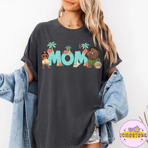 Disney Vaiana mamma PNG, Disney Vaiana Maui T-shirt, Disney Vaiana mamma skjorta, Vaiana familj matchande t-shirt, present till mamma, familjesemester bild 1