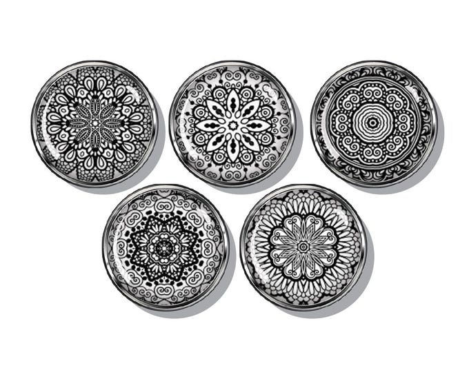 Black and white magnets, set of five magnets