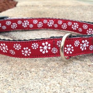 5/8&quot; Width Dog Collar - Snowflakes On Red