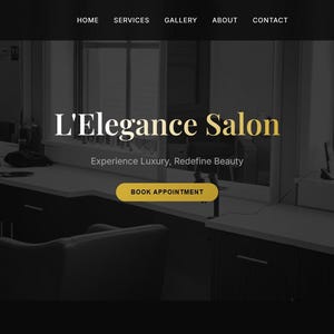 Puede incluir: P&aacute;gina de inicio del sitio web de L'Elegance Salon, con un esquema de color oscuro y acentos dorados. El nombre del sal&oacute;n se muestra de forma destacada, junto con enlaces de navegaci&oacute;n y un bot&oacute;n "Book Now". El lema "Experience Luxury, Redefine Beauty" tambi&eacute;n es visible.