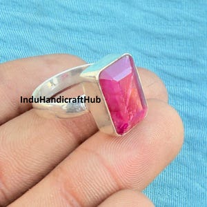 Elegante ring, rechthoekige robijnrode edelsteenring, handgemaakte damesring, statementring, 925 sterlingzilveren sieraden, stijlvolle ring, verlovingsring