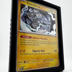 Cornice per carte collezionabili / Espositore per carte Pokemon 3D / Espositore per carte TCG fai da te / Cornice per espositore per carte a strati / Espositore per carte MTG YuGiOh