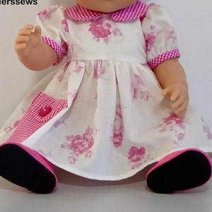 Babypopjurk, past bij populaire babypoppen van 17 inch, eenvoudig te naaien, Valspierssews-poppenkleertjespatroon