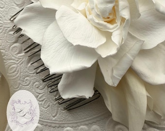 Gardenia Hair Comb with Lace Backing, Preserved Flower Bridal Comb, Real Flower Wedding Hairpiece, Romantic Minimal Headpiece