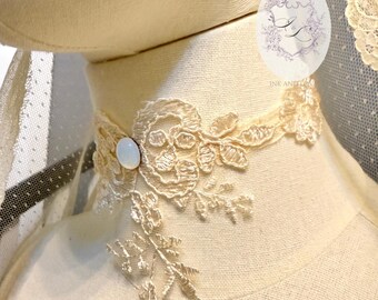 Gargantilla nupcial vintage de encaje con cuentas opalescentes / Collar de boda teñido a mano / Joyería nupcial victoriana