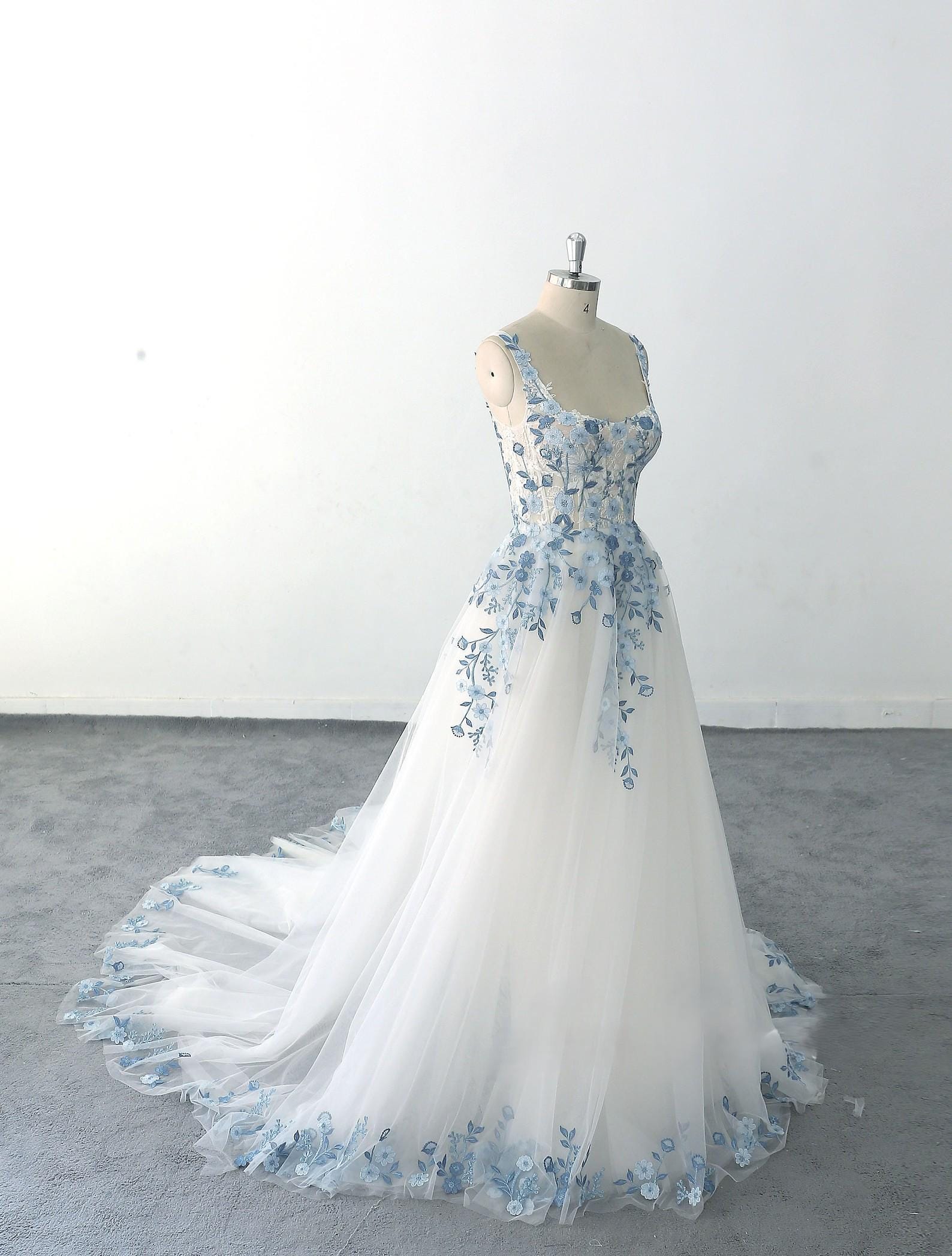 green emerald velvet dress Backless Sky Blue Floral Lace Formal Prom Dress main image 0